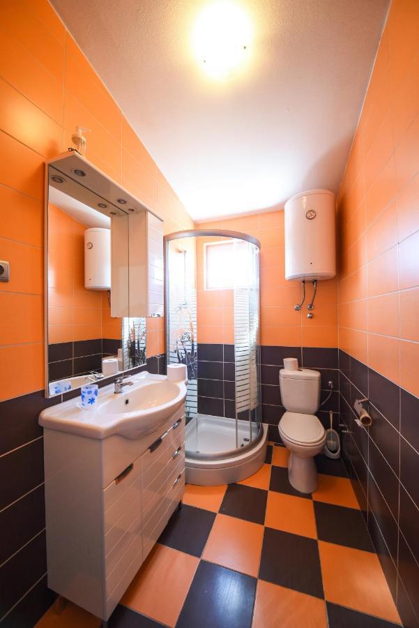 Apartmani Por วีร์ ภายนอก รูปภาพ